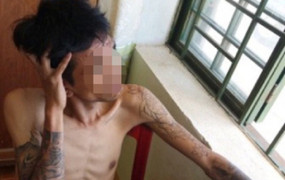 Khống chế kẻ ngáo đá đập phá nhà dân ở Quảng Nam