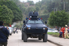 Video: Xe bọc thép tới ga Đồng Đăng làm công tác an ninh, an toàn trước khi ông Kim Jong-un tới Việt Nam
