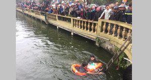 Người đàn ông say rượu rơi xuống hồ thiệt mạng