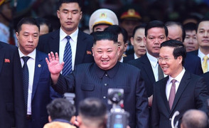 Chủ tịch Triều Tiên Kim Jong-un bắt đầu thăm chính thức Việt Nam