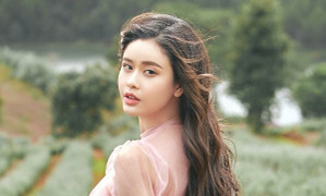 Trương Quỳnh Anh khoe vẻ đẹp mong manh ở tuổi 30