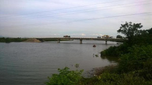 Nam sinh Hà Tĩnh nhảy cầu tự tử trên đường đi học về