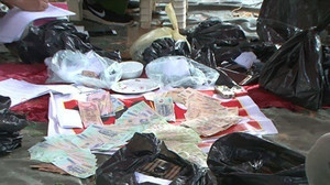 Khởi tố 17 kẻ đánh bạc trên đồi, nhảy xuống hố ẩn nấp khi bị công an đột kích