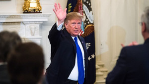 Ông Trump đề nghị Trung Quốc dỡ bỏ toàn bộ thuế hàng nông nghiệp Mỹ