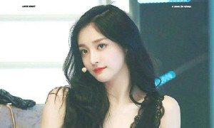 Nhan sắc mỹ nhân lộ ảnh hẹn hò thiếu gia nhà giàu nhất Trung Quốc