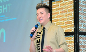 Đàm Vĩnh Hưng: ‘Tôi từng cho rằng biểu diễn mà có vũ đoàn chỉ chật sân khấu’