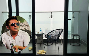 Bằng Kiều khoe nhà mới, bạn bè đồng loạt nhắn 'tha hồ hút thuốc lào'