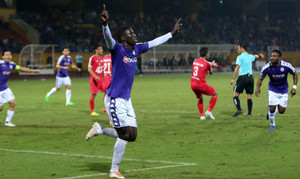 Chơi 10 người, Hà Nội FC vẫn thắng thuyết phục Viettel ở derby thủ đô