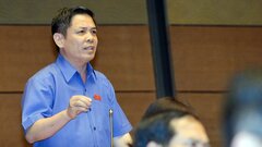Đề xuất mất bằng lái xe phải thi lại: Cánh tài xế nói gì?