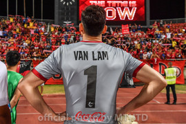 Cuối cùng Đặng Văn Lâm cũng hưởng niềm vui chiến thắng ở Thái Lan