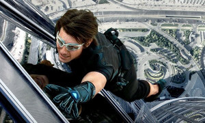 Những pha hành động 'bất khả thi' do Tom Cruise tự mình biểu diễn