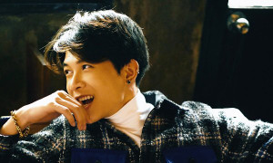 Sau kỷ lục phòng vé, Anh Tú gây sốt với nhạc phim ‘Cua lại vợ bầu’