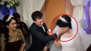 Clip: Bị trêu chọc khi ăn bánh, chú rể tát cô dâu ngã ngửa trong lễ cưới