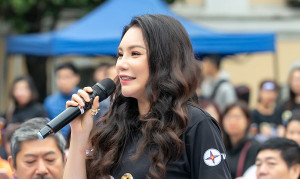 Vắng mặt khá lâu, Hồ Quỳnh Hương tiết lộ lý do đi diễn trở lại