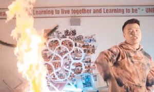 Đốt sách vở quay MV lời lẽ bệnh hoạn: Hà Nội yêu cầu làm rõ, xử nghiêm