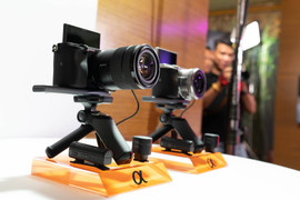 Máy ảnh không gương có tốc độ lấy nét nhanh nhất thế giới có gì đặc biệt?