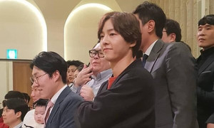 Hậu tin đồn ly hôn, Song Joong Ki dự đám cưới bạn thân mà không có Song Hye Kyo