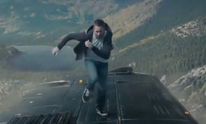 15 cảnh đua xe điên rồ, mãn nhãn nhất trong loạt phim 'Fast and Furious'