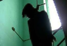 Người đàn ông chết trong tư thế treo cổ sau vườn nhà ở Hà Tĩnh