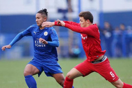 Cầu thủ giàu hơn Messi 33 lần đến Việt Nam đối đầu Quang Hải