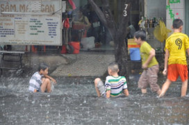 Nắng oi bức nhiều ngày, TP.HCM sắp đón những cơn ‘mưa vàng’ ngày cuối tuần