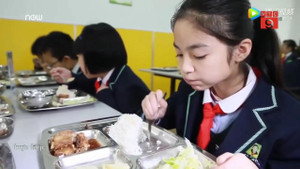 Trung Quốc đề nghị ban giám hiệu nhà trường ăn cùng học sinh