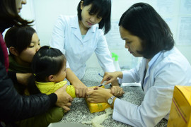 Bộ Y tế yêu cầu Bắc Ninh dừng lấy máu xét nghiệm sán lợn