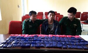 Bắt người đàn ông quốc tịch Lào vận chuyển 20.000 viên ma túy qua biên giới ở Nghệ An