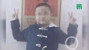 Học sinh qua đời vì bệnh bạch cầu, phụ huynh phẫn nộ khi trường tuyên bố 'do quả báo'