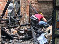 Cháy nhà trong đêm, 9 xe máy cùng 125 triệu đồng hóa thành tro