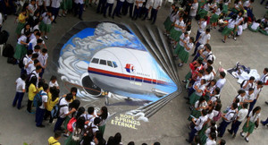 Cuộc điện thoại 'bất lực' của cơ phó MH370 trước khi máy bay biến mất