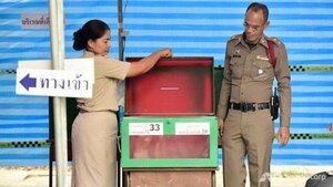 Bị nghi ngờ mua phiếu bầu, hai quan chức Thái Lan bị bắt