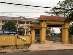 Nữ sinh 16 tuổi bị hiếp dâm tập thể: 9 nam sinh xin nghỉ học