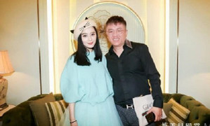 Nộp đủ 130 triệu USD, Phạm Băng Băng tươi tắn trong ngày làm bà chủ