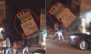 Clip: Khoảnh khắc nhà 2 tầng ở Thanh Hóa đổ sập do hàng xóm đào móng