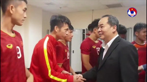 Clip: U23 Việt Nam được thưởng nóng trong phòng thay đồ