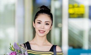 Hoa hậu Hoàn vũ 2007 Riyo Mori khoe nhan sắc rạng rỡ khi đến Việt Nam