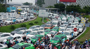 TP.HCM khẩn trương triển khai các dự án giao thông 'giải cứu' Tân Sơn Nhất