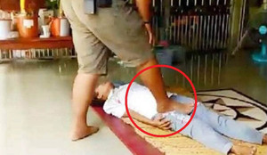 Clip: Hãi hùng kiểu massage giẫm đạp khiến khách nữ gãy xương, trật khớp