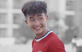 Vẻ đẹp đốn tim của 'em út' U23 Việt Nam khi cởi bỏ áo đấu