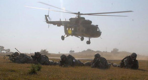 Bắn chệch chiến cơ Pakistan, tên lửa Ấn Độ khai hỏa trực thăng nước mình