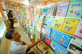 Tăng giá sách giáo khoa, nhà xuất bản thu thêm bao nhiêu tỷ đồng mỗi năm?