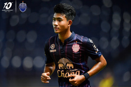'Thần đồng' 16 tuổi được tin dùng hơn cả Xuân Trường ở Buriram United
