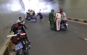 Hầm chui hơn 100 tỷ đồng ở Đà Nẵng đóng cửa hơn 1 tiếng đồng hồ sau tai nạn