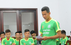 VFF xác định cầu thủ tự đá phạt vào lưới nhà 'có biểu hiện tiêu cực'