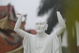 Video: Cận cảnh gần 20 pho tượng La Hán bị đập phá không thương tiếc ở Hà Nội