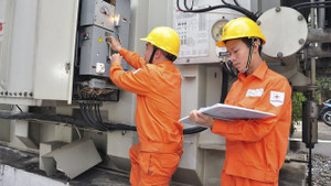 Bộ Công Thương lý giải việc 'điện vừa tăng, xăng cùng tăng giá sốc'