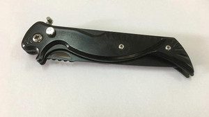 Nam sinh lớp 5 mang dao tới trường đâm bạn tại Nghệ An