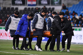 Tiền đạo số 1 Incheon chấn thương nặng, Công Phượng sẽ sắm vai người hùng?