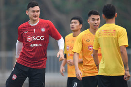 'Messi Lào' lập siêu phẩm hạ Muangthong: Văn Lâm xuất sắc nhưng hàng thủ không hay